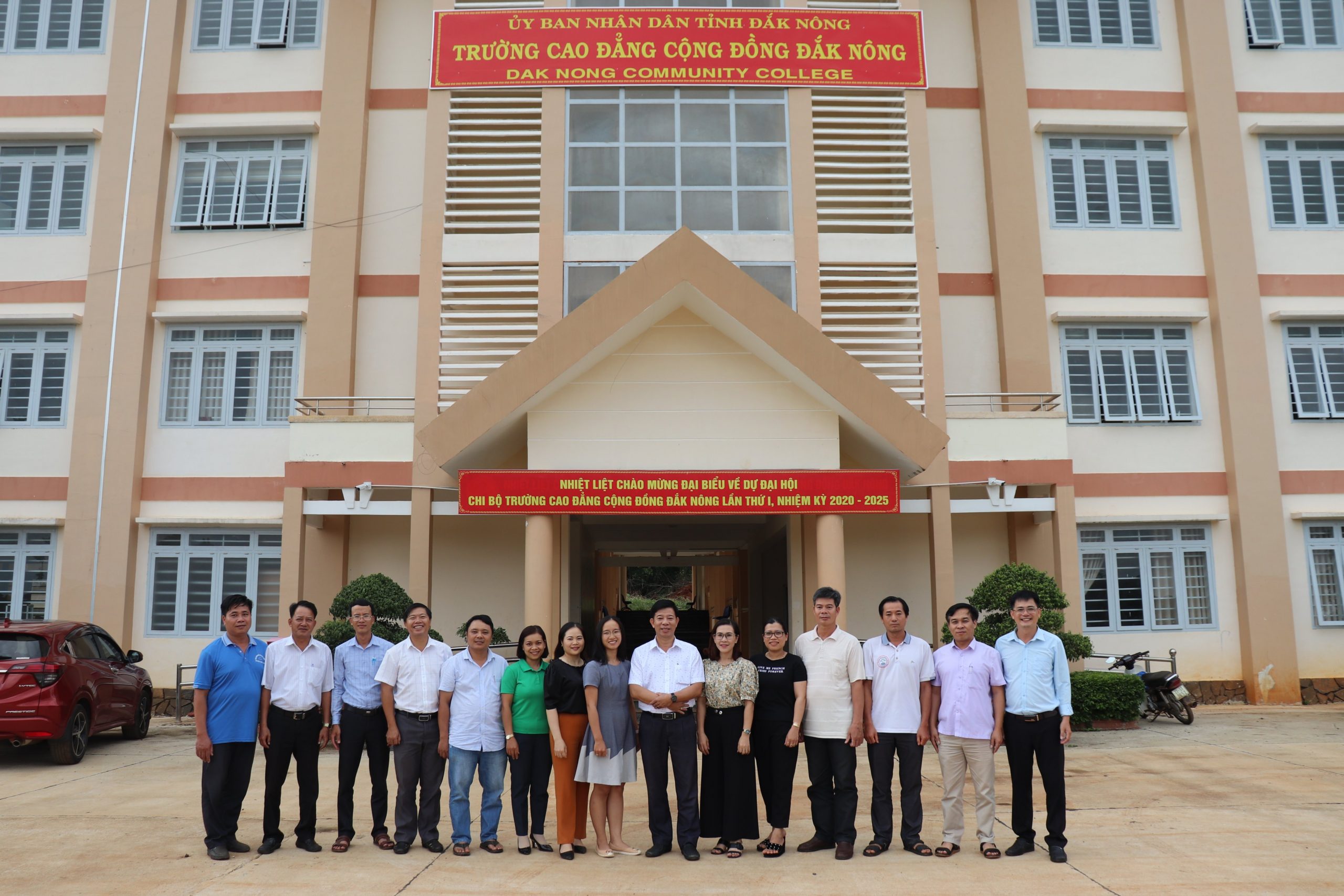 Ngày 07/06/2018 theo Ban Quản lý dự án đầu tư xây dựng các công trình dân dụng và công nghiệp tỉnh Đắk Nông, hiện các hạng mục giai đoạn 1 dự án Trường Cao đẳng cộng đồng tỉnh Đắk Nông …