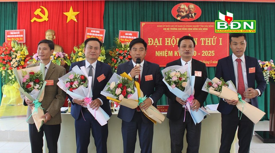 Ngày 22/5, Chi bộ Trường Cao đẳng Cộng đồng Đắk Nông tổ chức Đại hội lần thứ I, nhiệm kỳ 2020-2025, với sự tham dự của 29 đảng viên. Từ 8 đảng viên ngày mới thành lập, đến nay chi bộ …