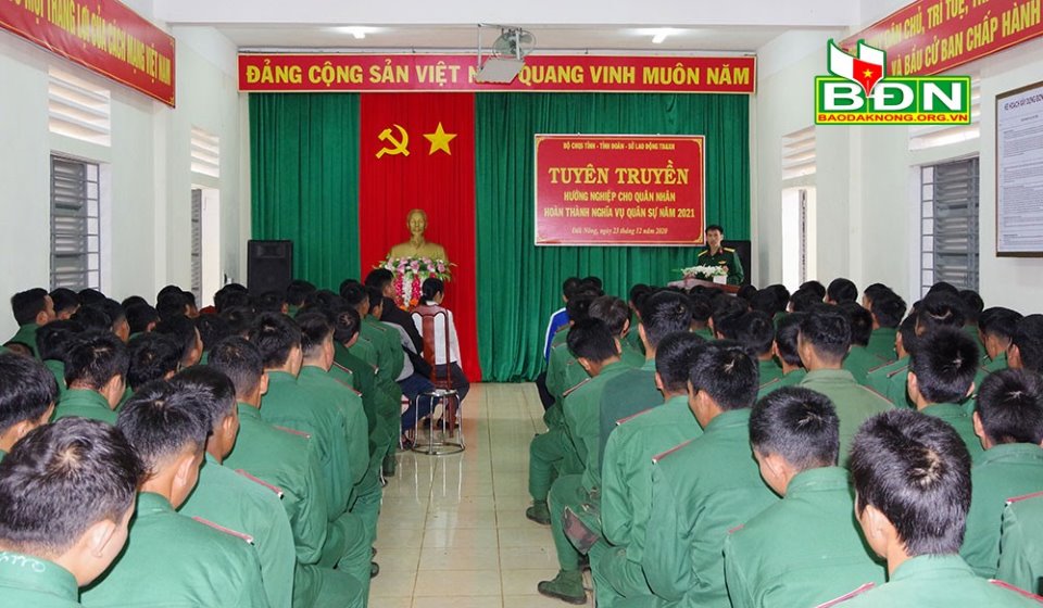 Ngày 23/12, Bộ chỉ huy Quân sự tỉnh phối hợp với Tỉnh đoàn, Sở Lao động, Thương binh và Xã hội tỉnh Đắk Nông đã tổ chức tuyên truyền hướng nghiệp cho gần 500 quân nhân hoàn thành nghĩa vụ quân sự năm 2021.